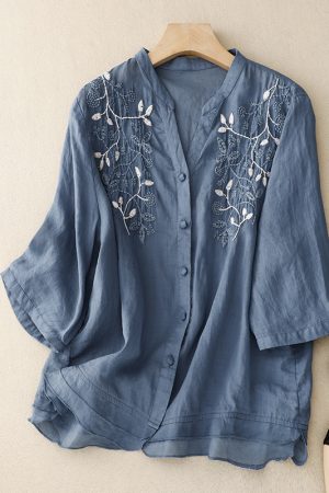 Retro Three-dimensional Embroidery Stand Collar Casual Top